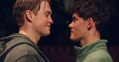 Kit Connor and Joe Locke in 'Heartstopper' (image via Netflix)